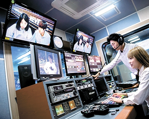 Trạm phát sóng, thiết bị điều khiển trạm cơ sở thông tin liên lạc